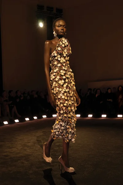 Look 19